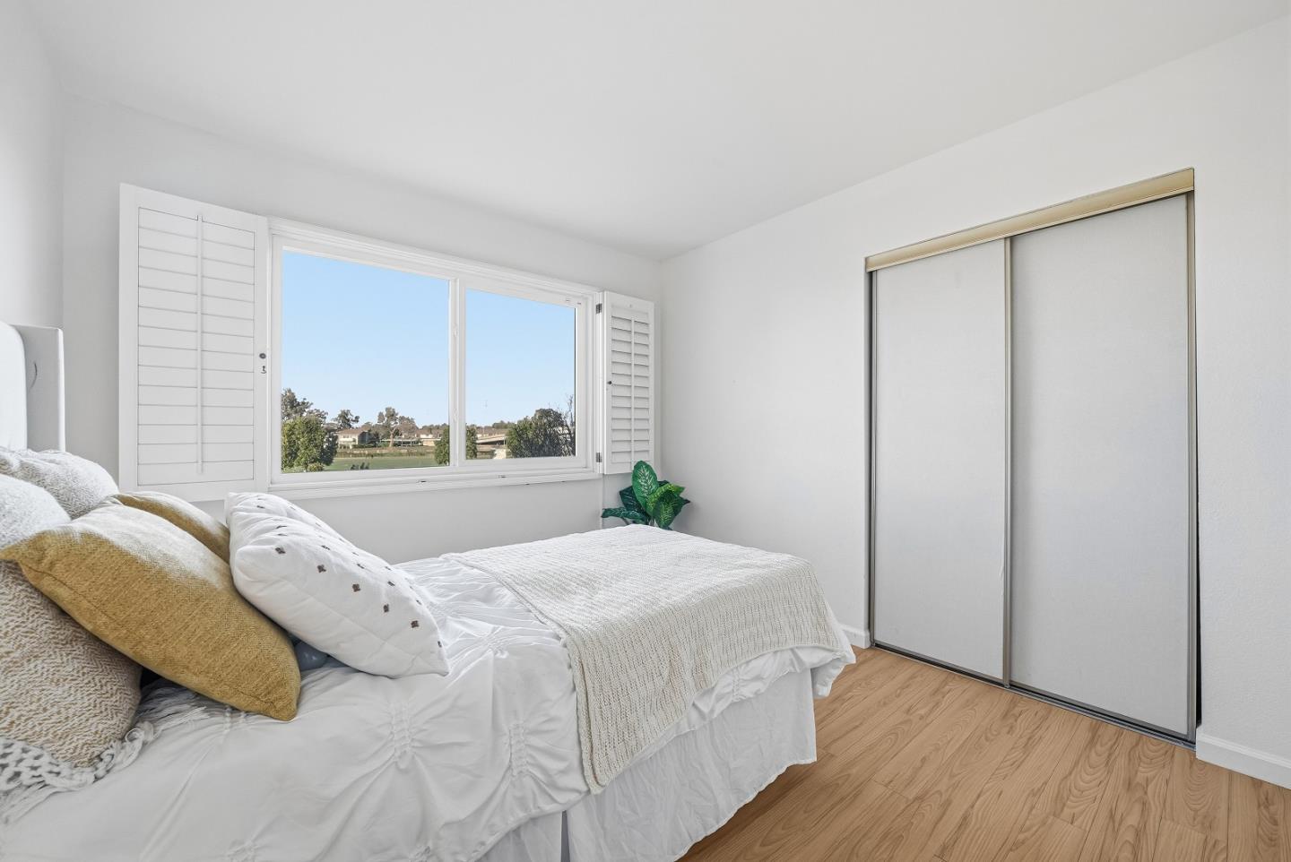 Detail Gallery Image 16 of 44 For 802 Magellan Ln, Foster City,  CA 94404 - 3 Beds | 2/1 Baths