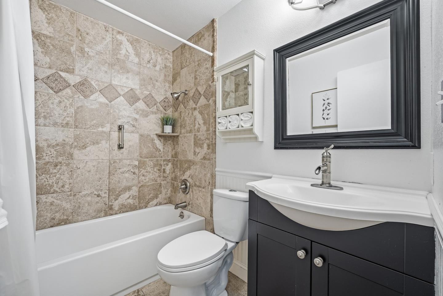 Detail Gallery Image 25 of 44 For 802 Magellan Ln, Foster City,  CA 94404 - 3 Beds | 2/1 Baths