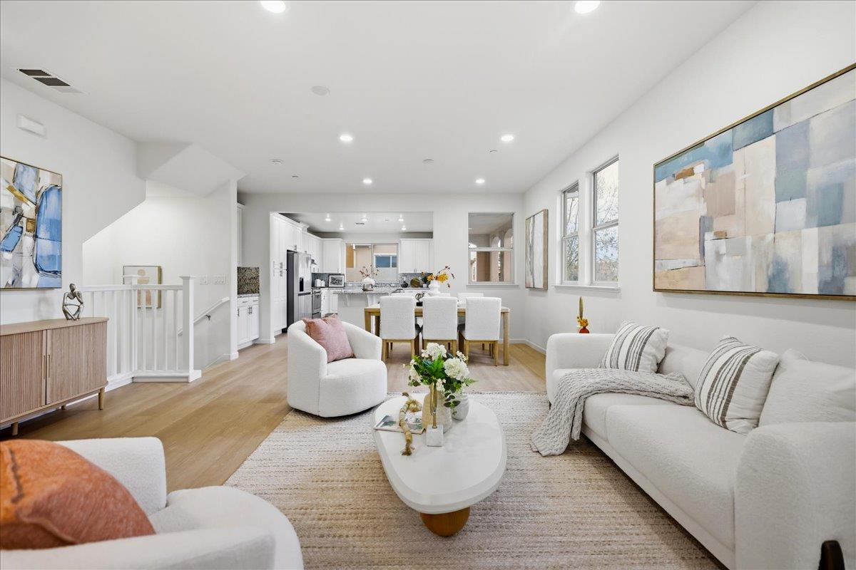 Front Image Thumbnail for ML82031428