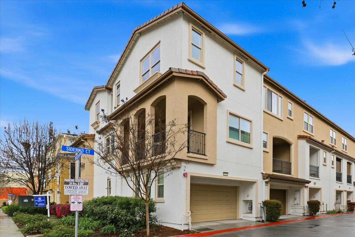 Detail Gallery Image 3 of 56 For 2775 Montecito Vista Way, San Jose,  CA 95111 - 4 Beds | 3/1 Baths