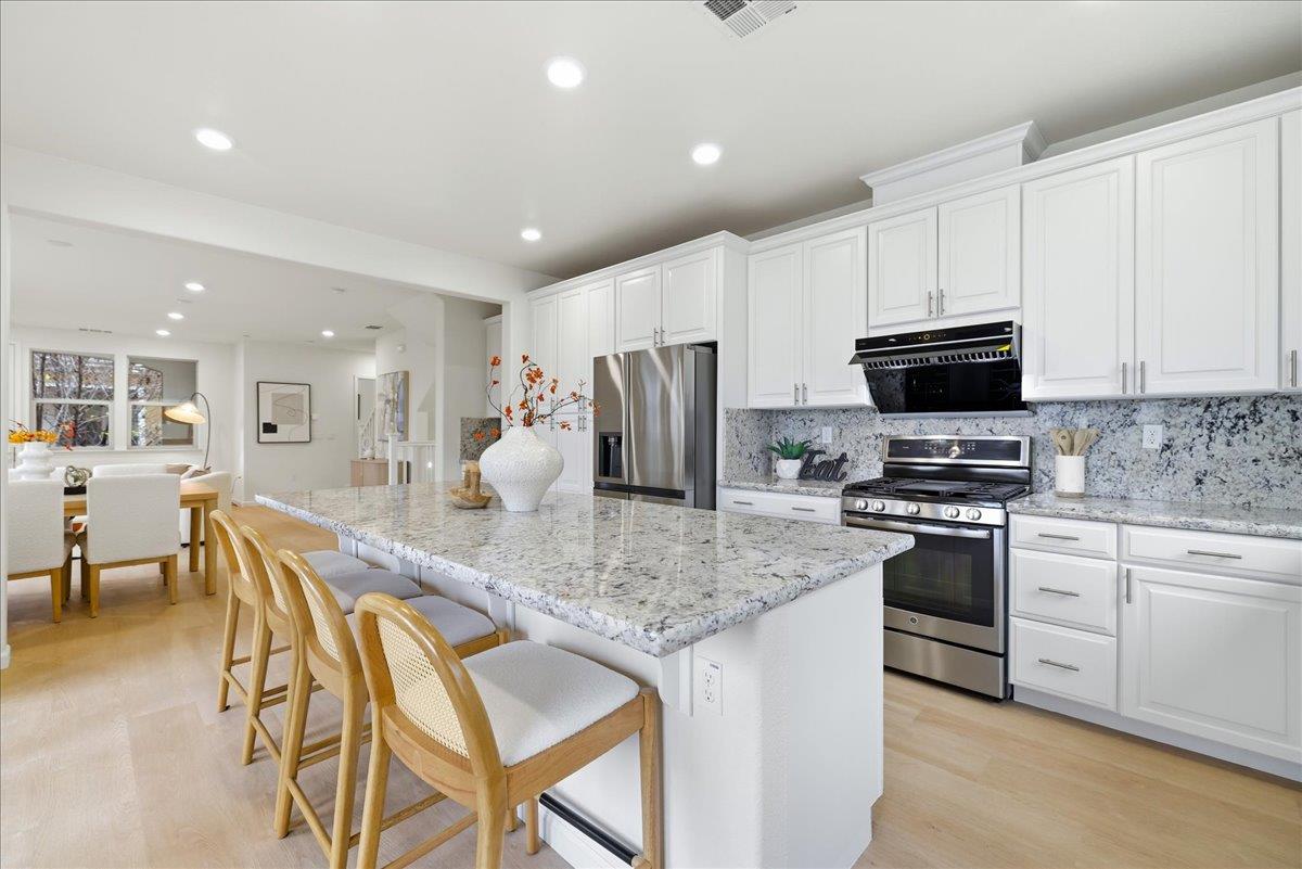 Detail Gallery Image 4 of 56 For 2775 Montecito Vista Way, San Jose,  CA 95111 - 4 Beds | 3/1 Baths