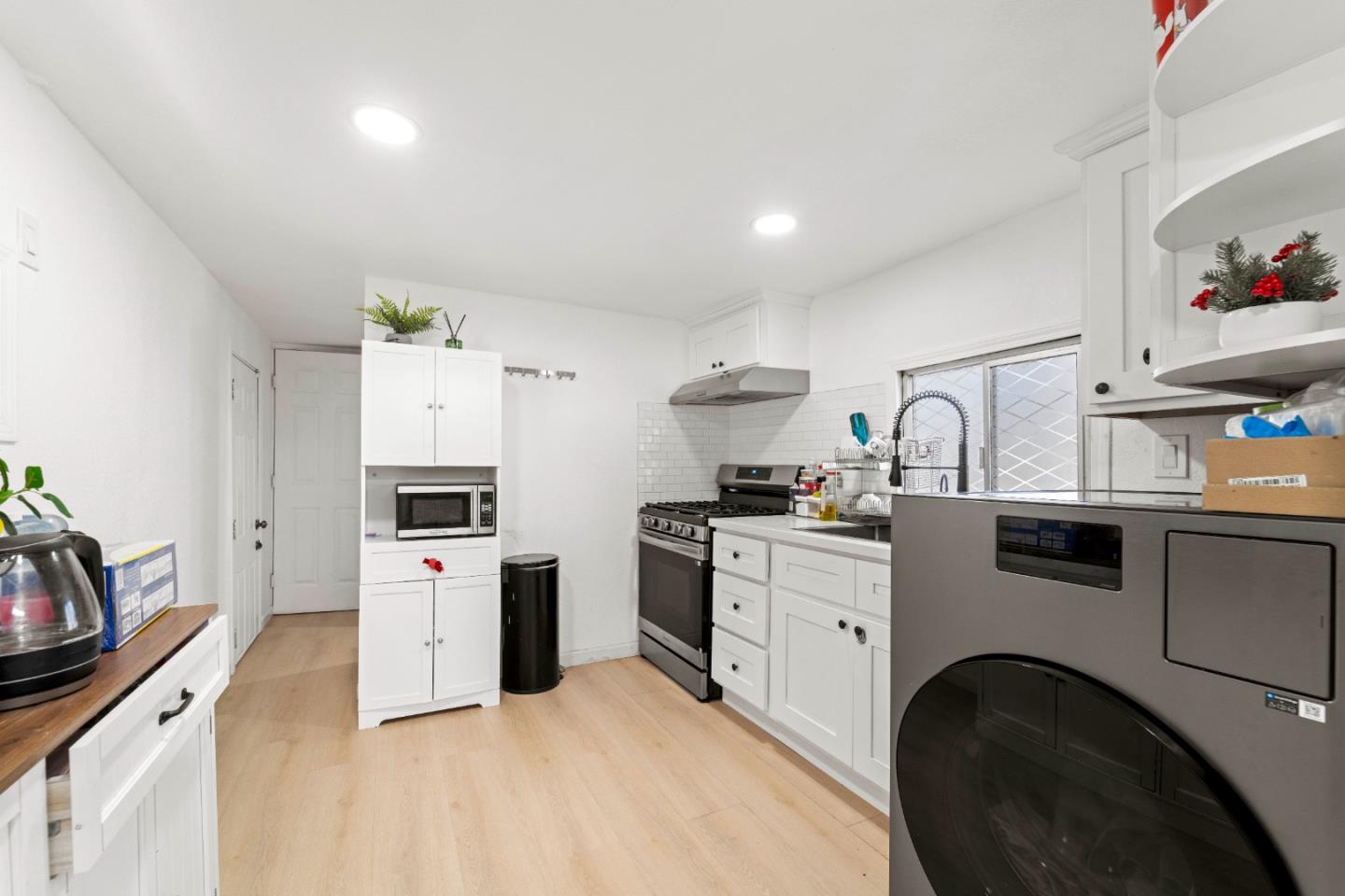 Front Image Thumbnail for ML82031430