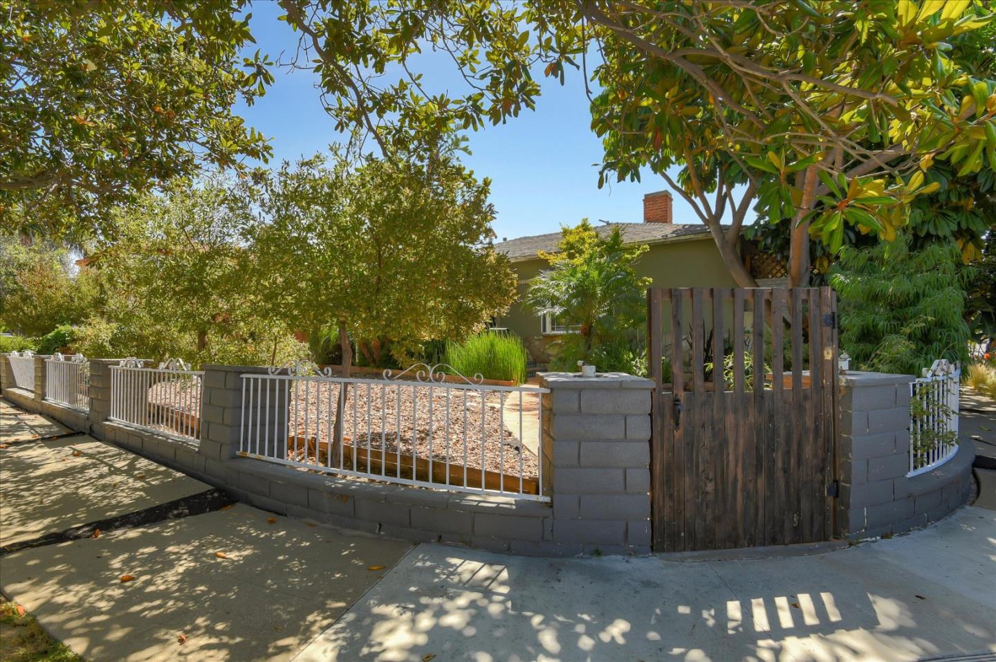 Detail Gallery Image 3 of 35 For 11386 Tenino Ave, Los Angeles,  CA 90066 - 3 Beds | 1 Baths