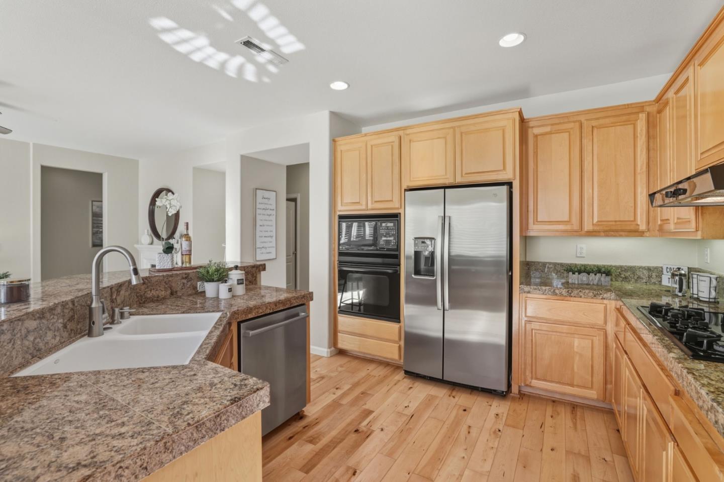 Detail Gallery Image 11 of 23 For 368 Huckleberry Dr, San Jose,  CA 95123 - 5 Beds | 4 Baths