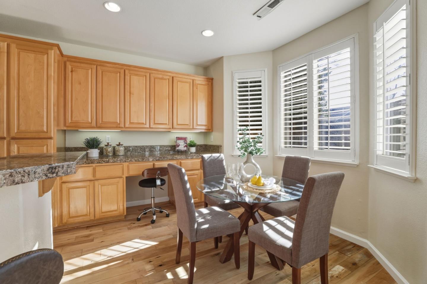 Detail Gallery Image 12 of 23 For 368 Huckleberry Dr, San Jose,  CA 95123 - 5 Beds | 4 Baths