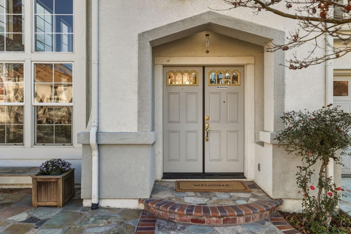 Detail Gallery Image 2 of 23 For 368 Huckleberry Dr, San Jose,  CA 95123 - 5 Beds | 4 Baths