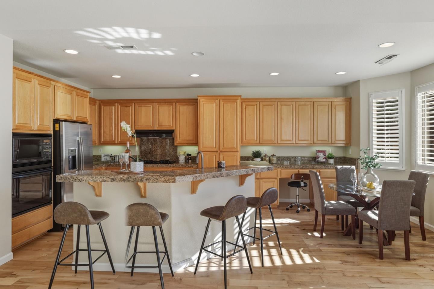 Detail Gallery Image 9 of 23 For 368 Huckleberry Dr, San Jose,  CA 95123 - 5 Beds | 4 Baths