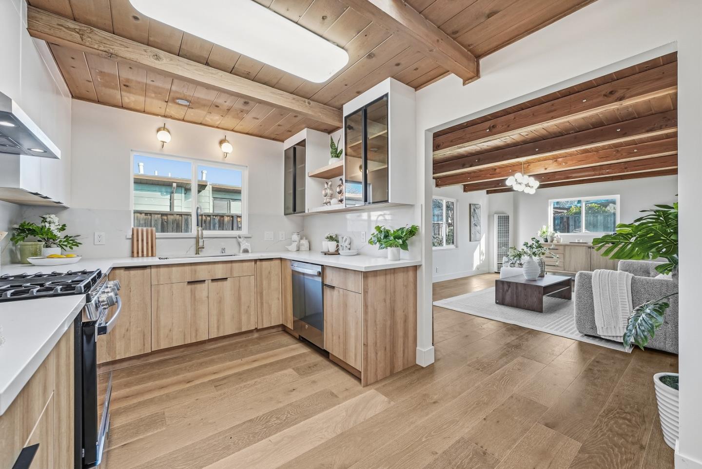 Detail Gallery Image 3 of 27 For 136 Lawton Dr, Milpitas,  CA 95035 - 3 Beds | 1/1 Baths