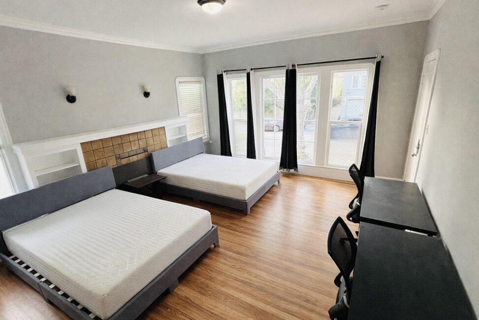 Front Image Thumbnail for ML82031434