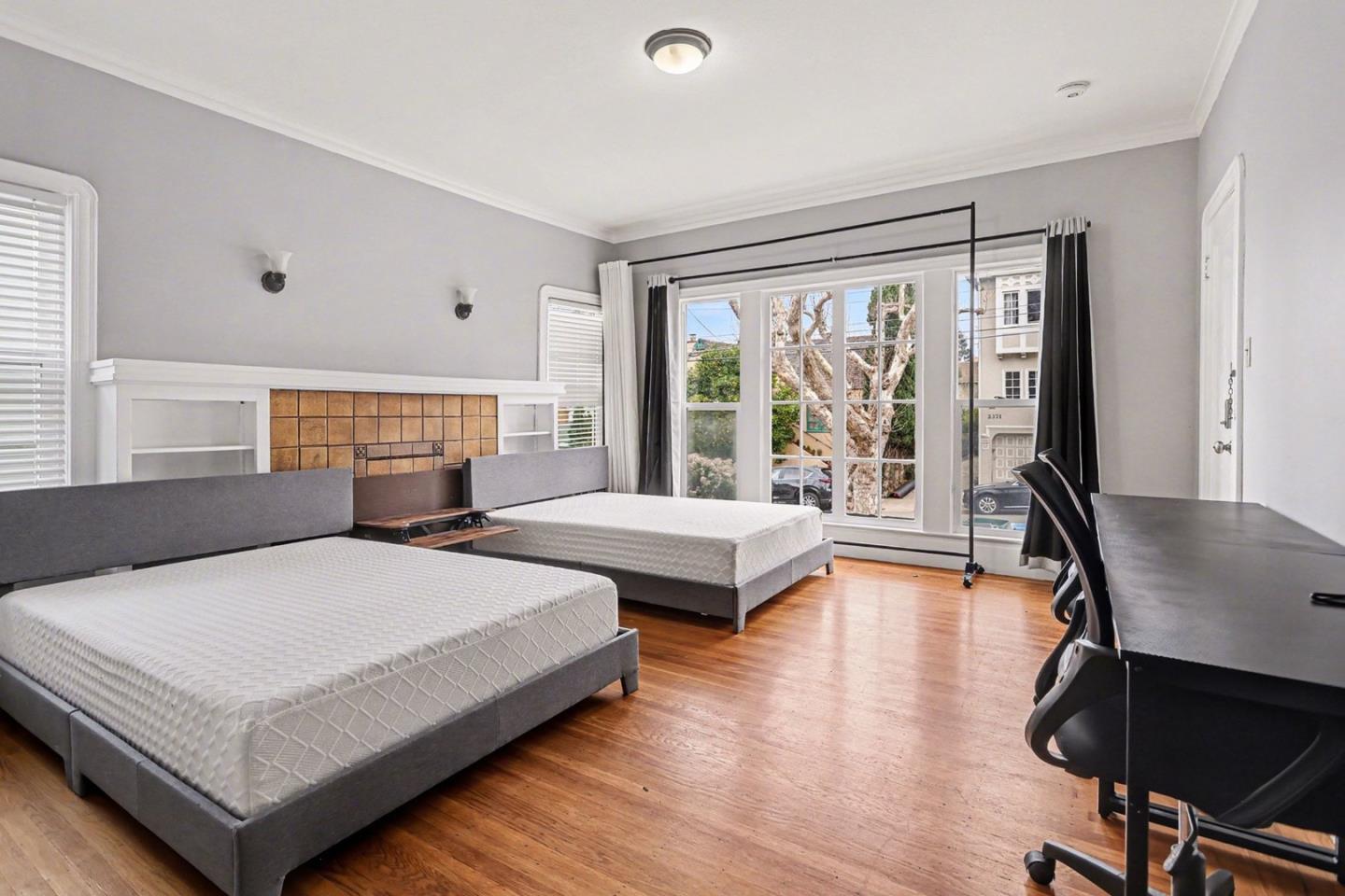 Detail Gallery Image 12 of 16 For 2366 Virginia St #2,  Berkeley,  CA 94709 - 3 Beds | 2 Baths