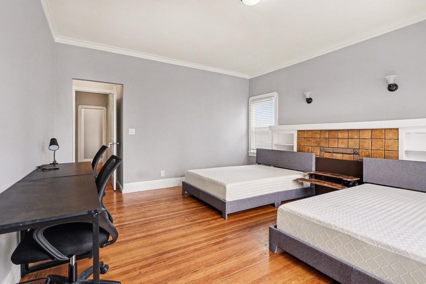 Detail Gallery Image 13 of 16 For 2366 Virginia St #2,  Berkeley,  CA 94709 - 3 Beds | 2 Baths