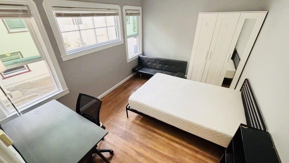 Detail Gallery Image 7 of 10 For 2366 Virginia St #2,  Berkeley,  CA 94709 - 3 Beds | 2 Baths