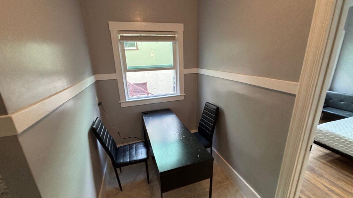 Detail Gallery Image 9 of 10 For 2366 Virginia St #2,  Berkeley,  CA 94709 - 3 Beds | 2 Baths