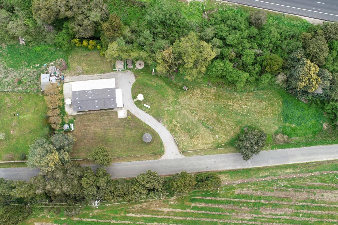 Detail Gallery Image 2 of 26 For 9345 Prunedale South Rd, Salinas,  CA 93907 - 3 Beds | 2 Baths