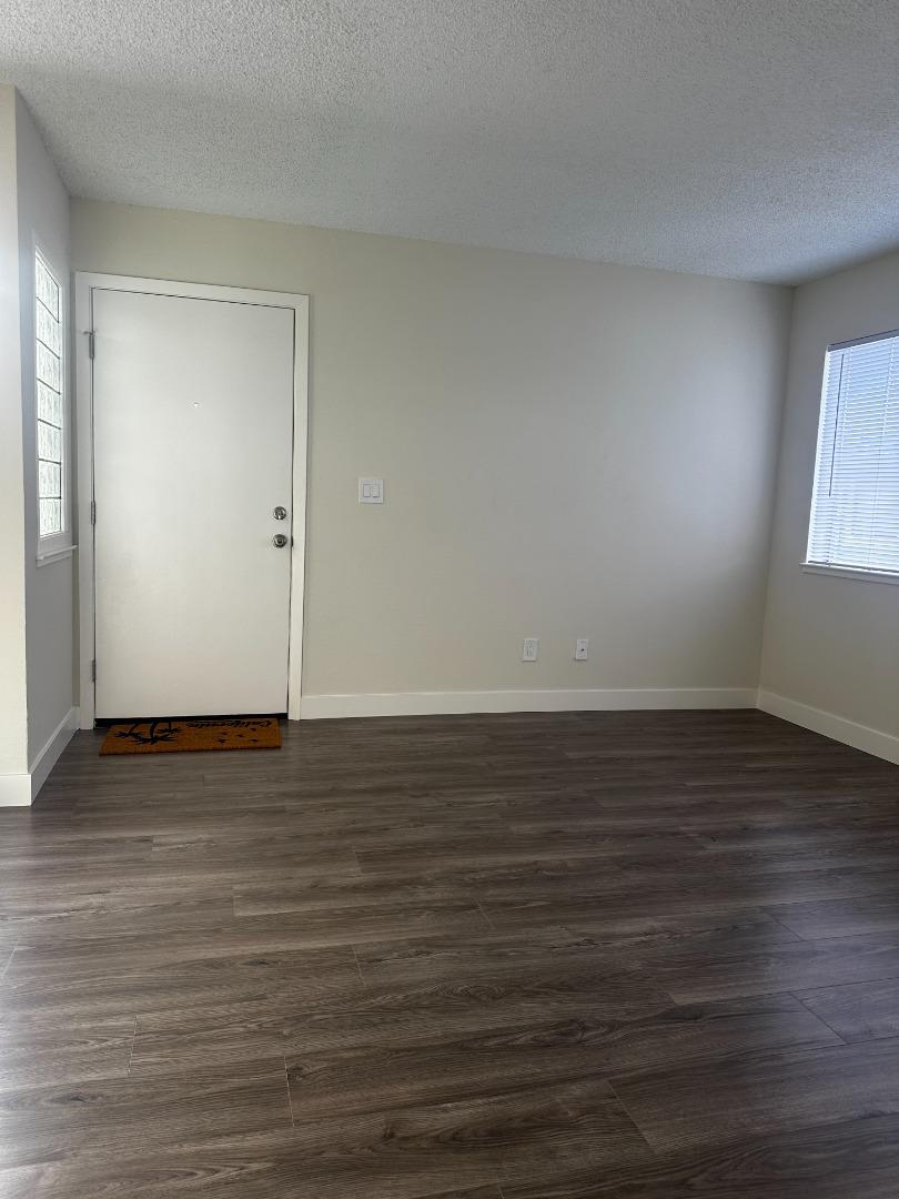 Detail Gallery Image 2 of 10 For 596 Drive #596,  San Jose,  CA 95111 - 2 Beds | 1 Baths