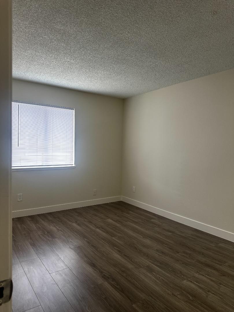 Detail Gallery Image 4 of 10 For 596 Drive #596,  San Jose,  CA 95111 - 2 Beds | 1 Baths