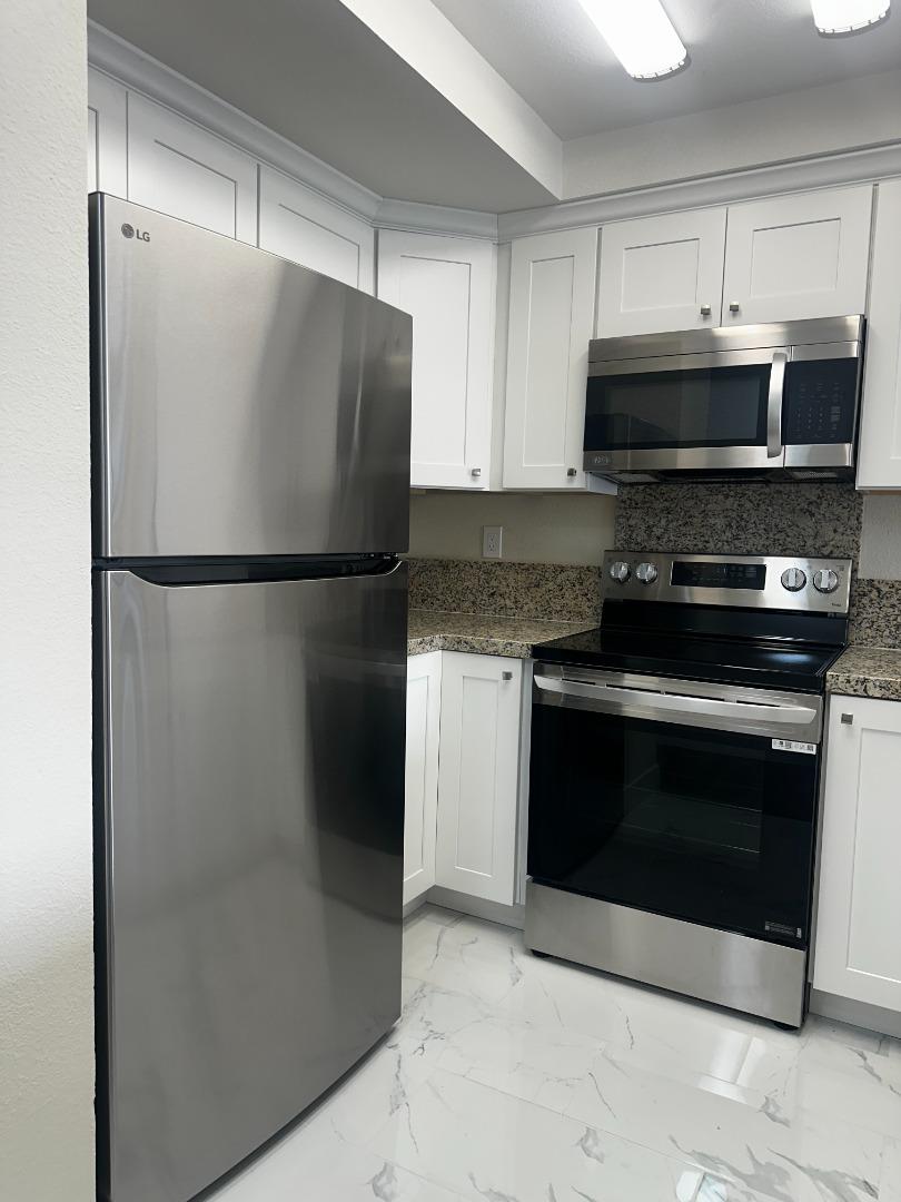 Detail Gallery Image 6 of 10 For 596 Drive #596,  San Jose,  CA 95111 - 2 Beds | 1 Baths