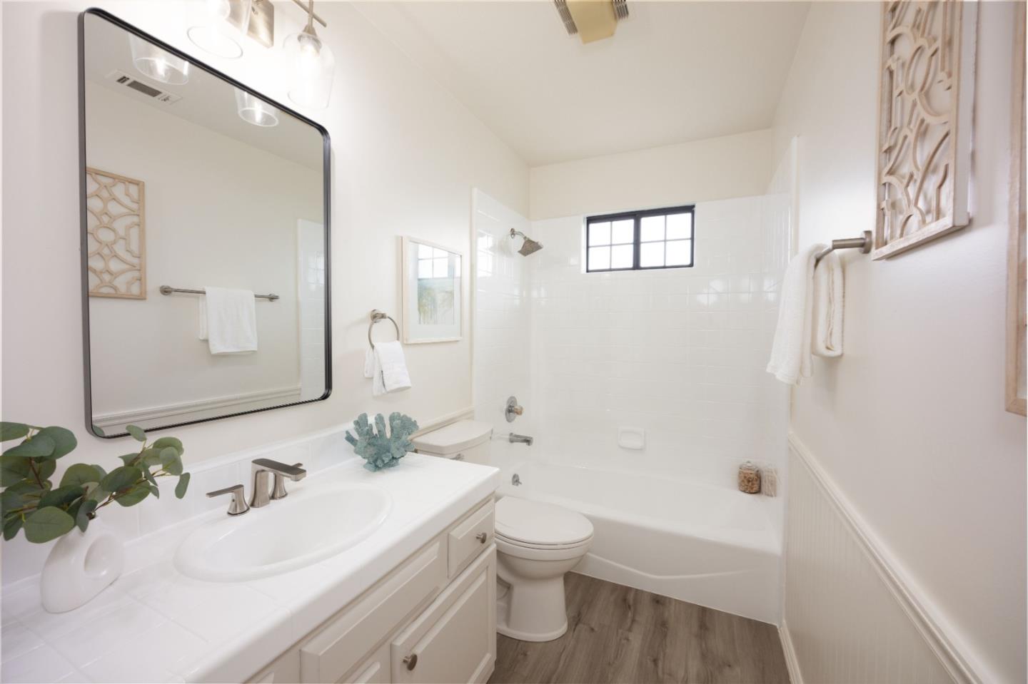 Detail Gallery Image 13 of 23 For 371 Granelli Ave, Half Moon Bay,  CA 94019 - 4 Beds | 2/1 Baths