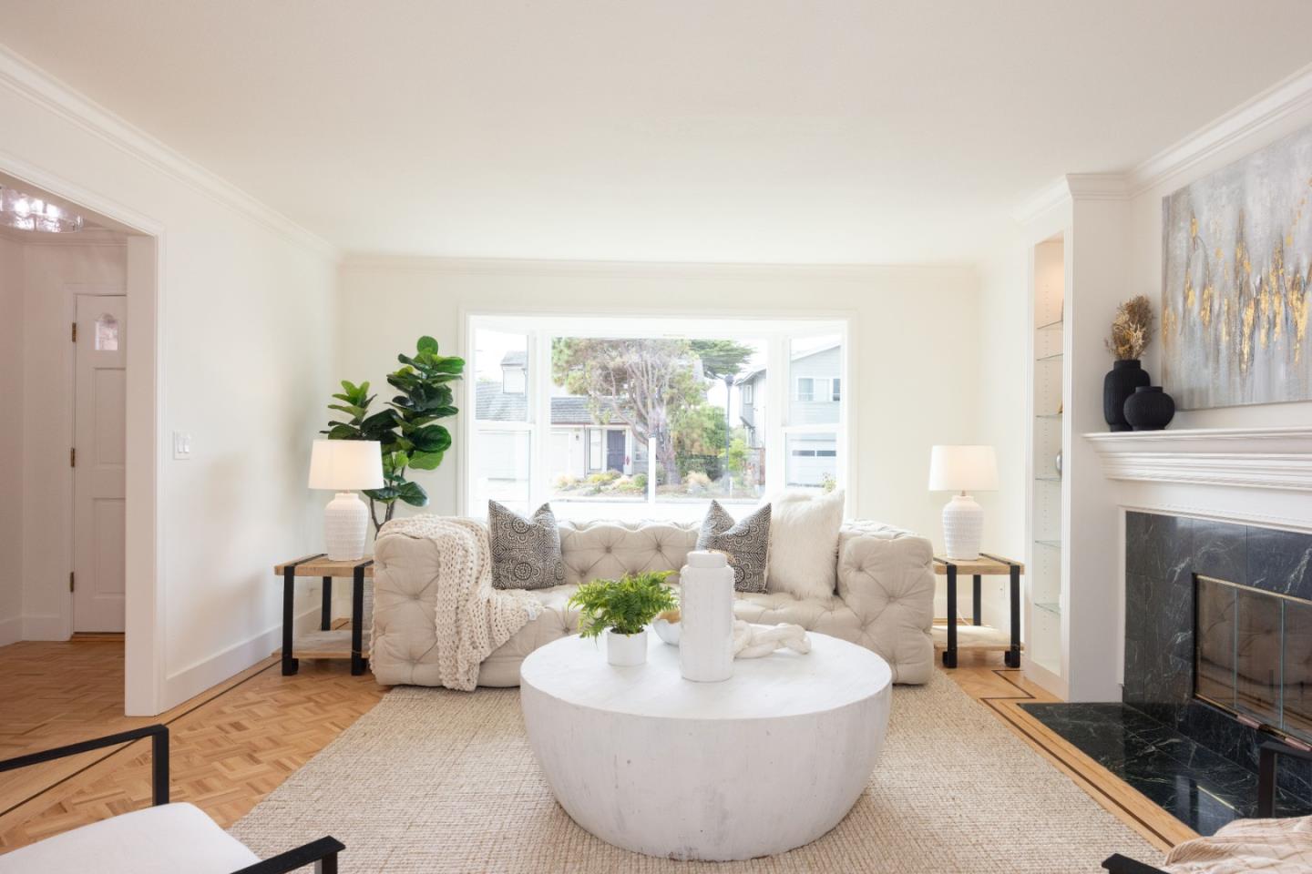 Detail Gallery Image 2 of 23 For 371 Granelli Ave, Half Moon Bay,  CA 94019 - 4 Beds | 2/1 Baths