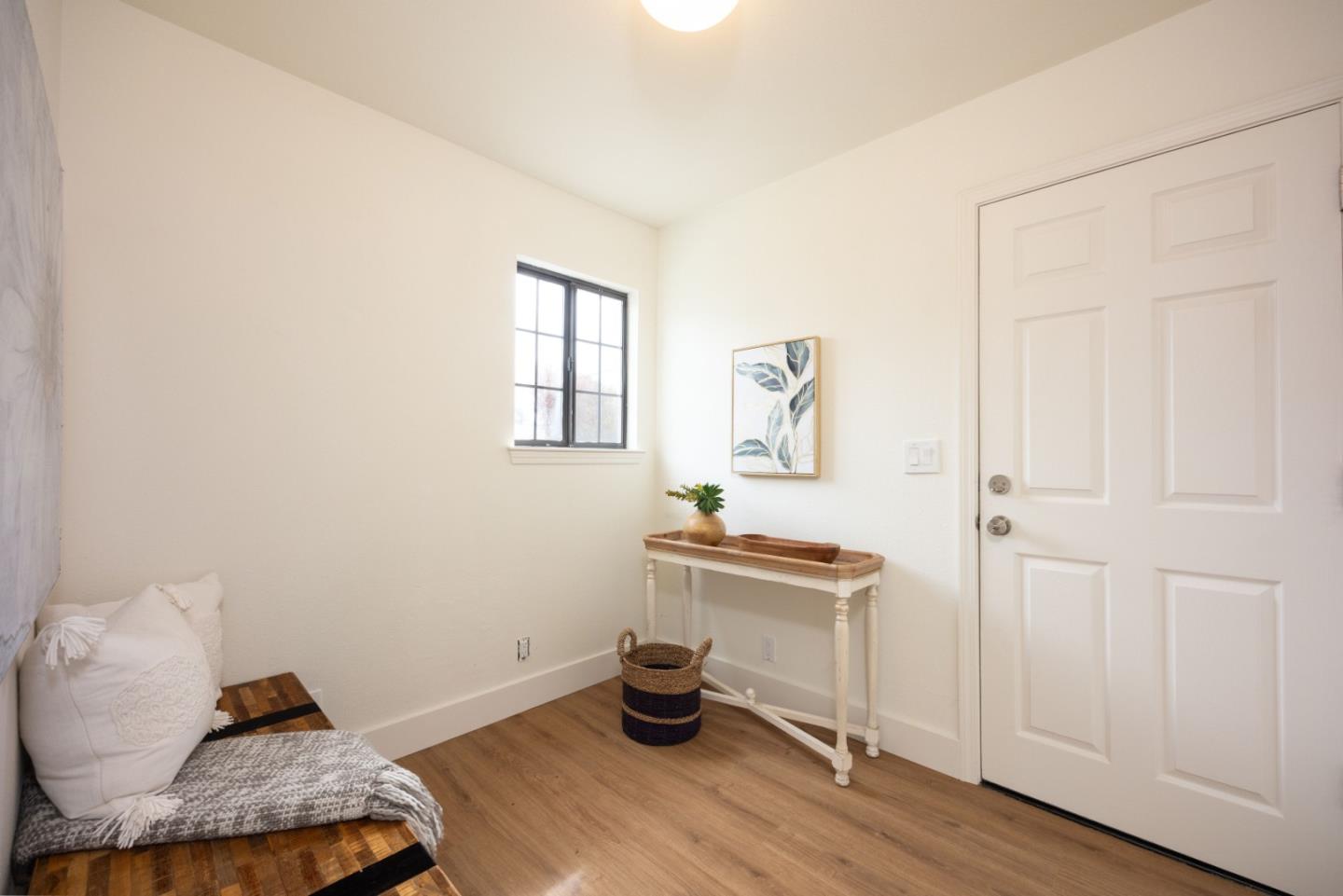 Detail Gallery Image 9 of 23 For 371 Granelli Ave, Half Moon Bay,  CA 94019 - 4 Beds | 2/1 Baths