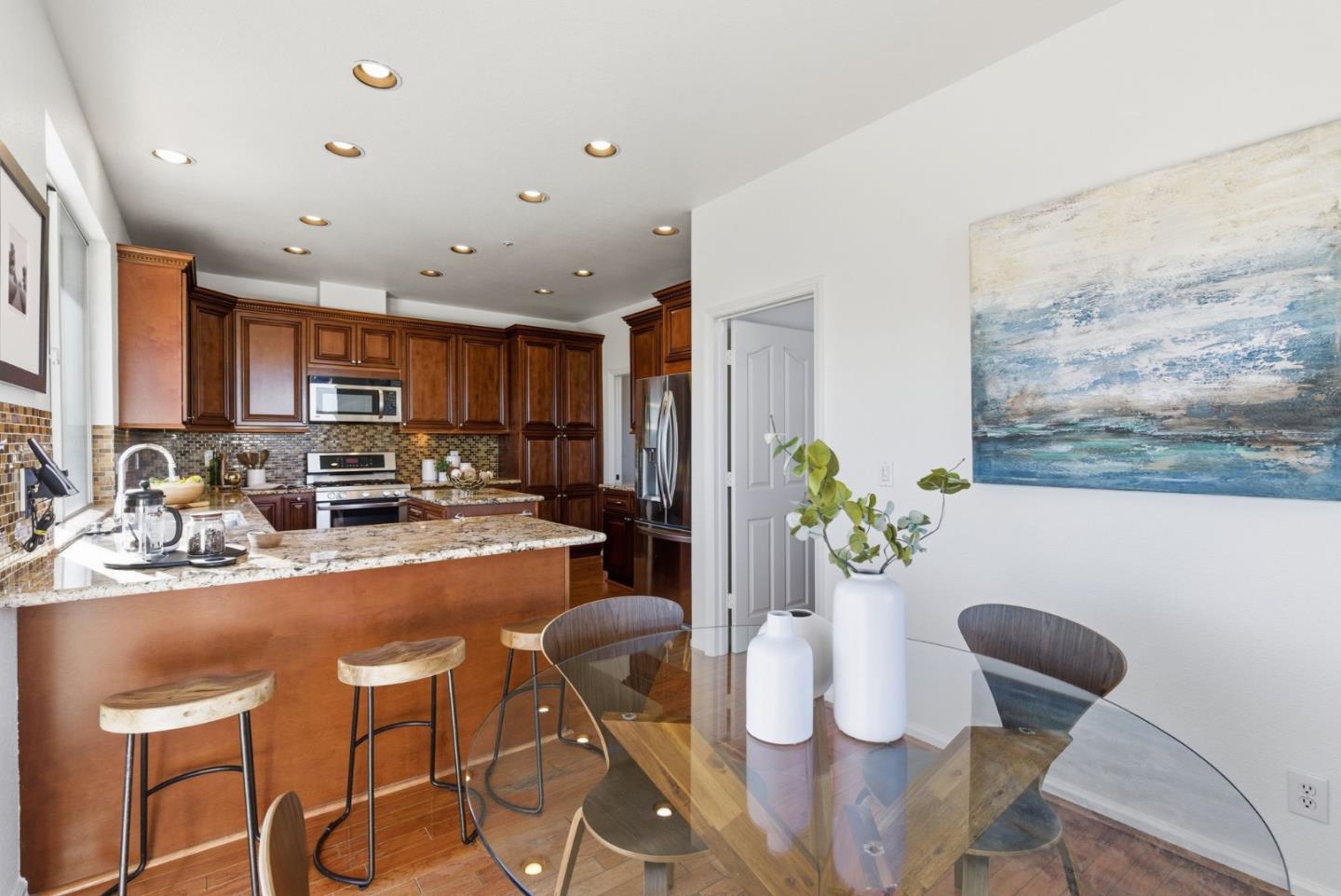 Detail Gallery Image 15 of 40 For 2545 Fox Ridge Dr, Castro Valley,  CA 94546 - 4 Beds | 2/1 Baths