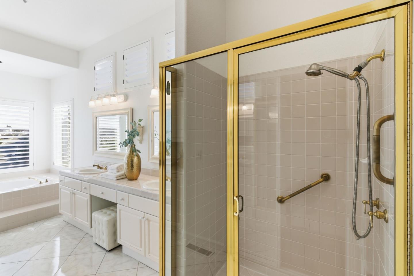 Detail Gallery Image 21 of 40 For 2545 Fox Ridge Dr, Castro Valley,  CA 94546 - 4 Beds | 2/1 Baths