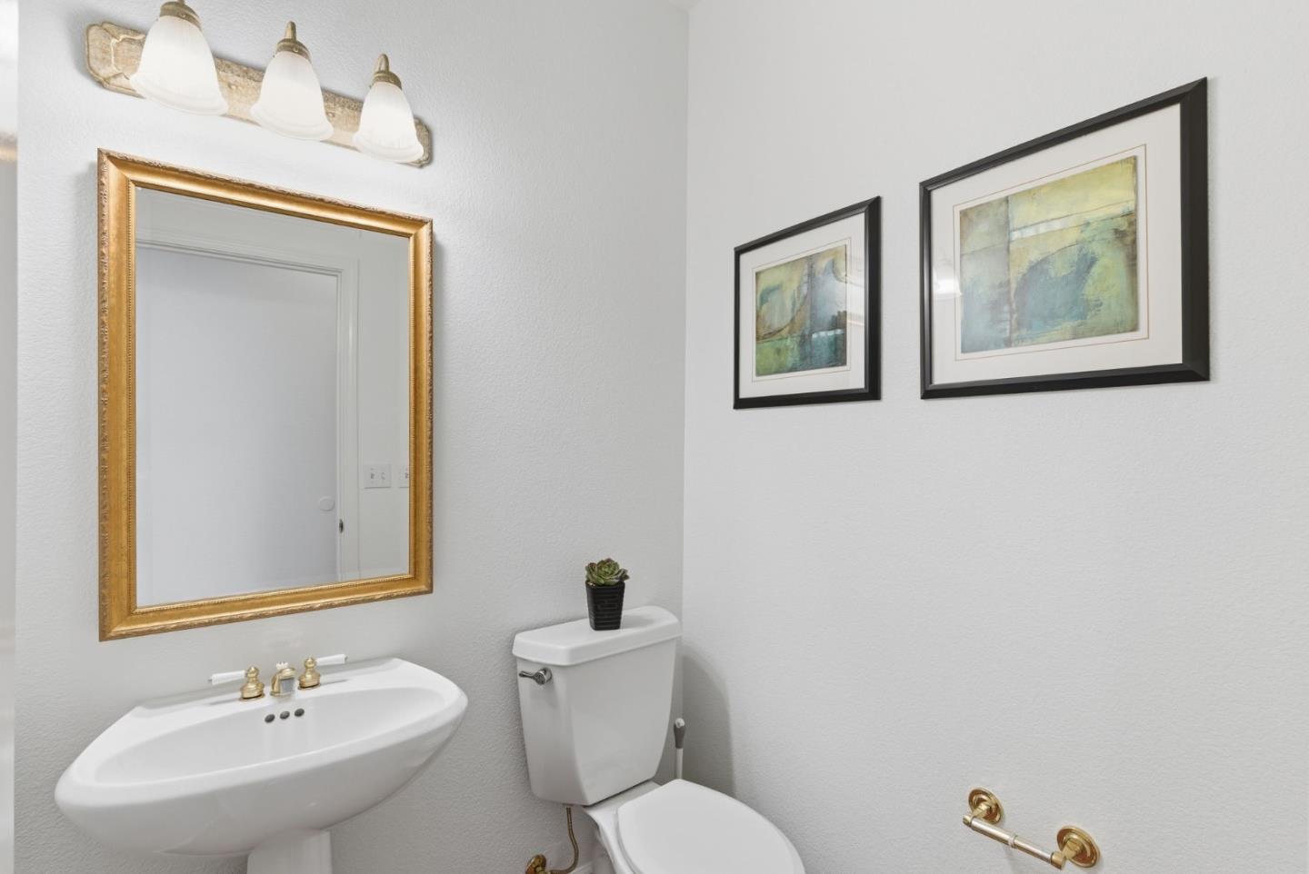 Detail Gallery Image 22 of 40 For 2545 Fox Ridge Dr, Castro Valley,  CA 94546 - 4 Beds | 2/1 Baths