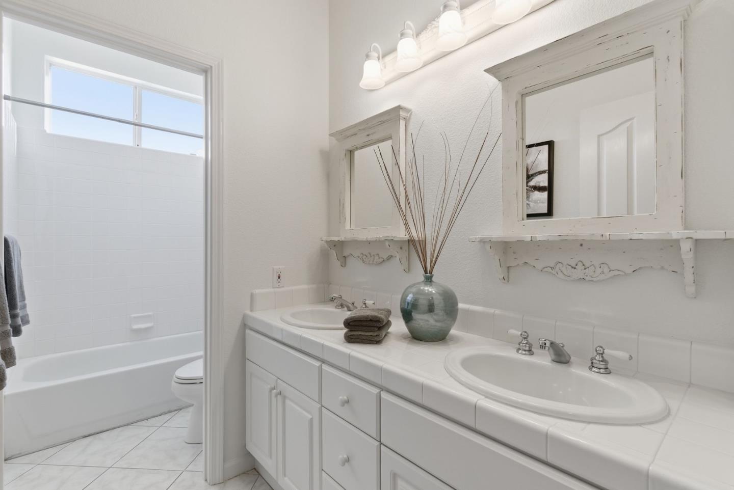 Detail Gallery Image 29 of 40 For 2545 Fox Ridge Dr, Castro Valley,  CA 94546 - 4 Beds | 2/1 Baths