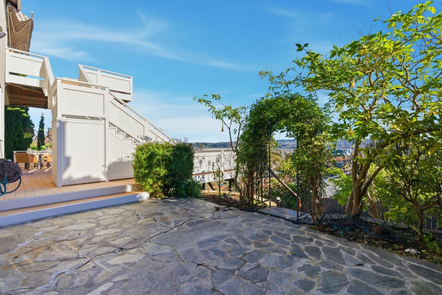 Detail Gallery Image 40 of 40 For 2545 Fox Ridge Dr, Castro Valley,  CA 94546 - 4 Beds | 2/1 Baths