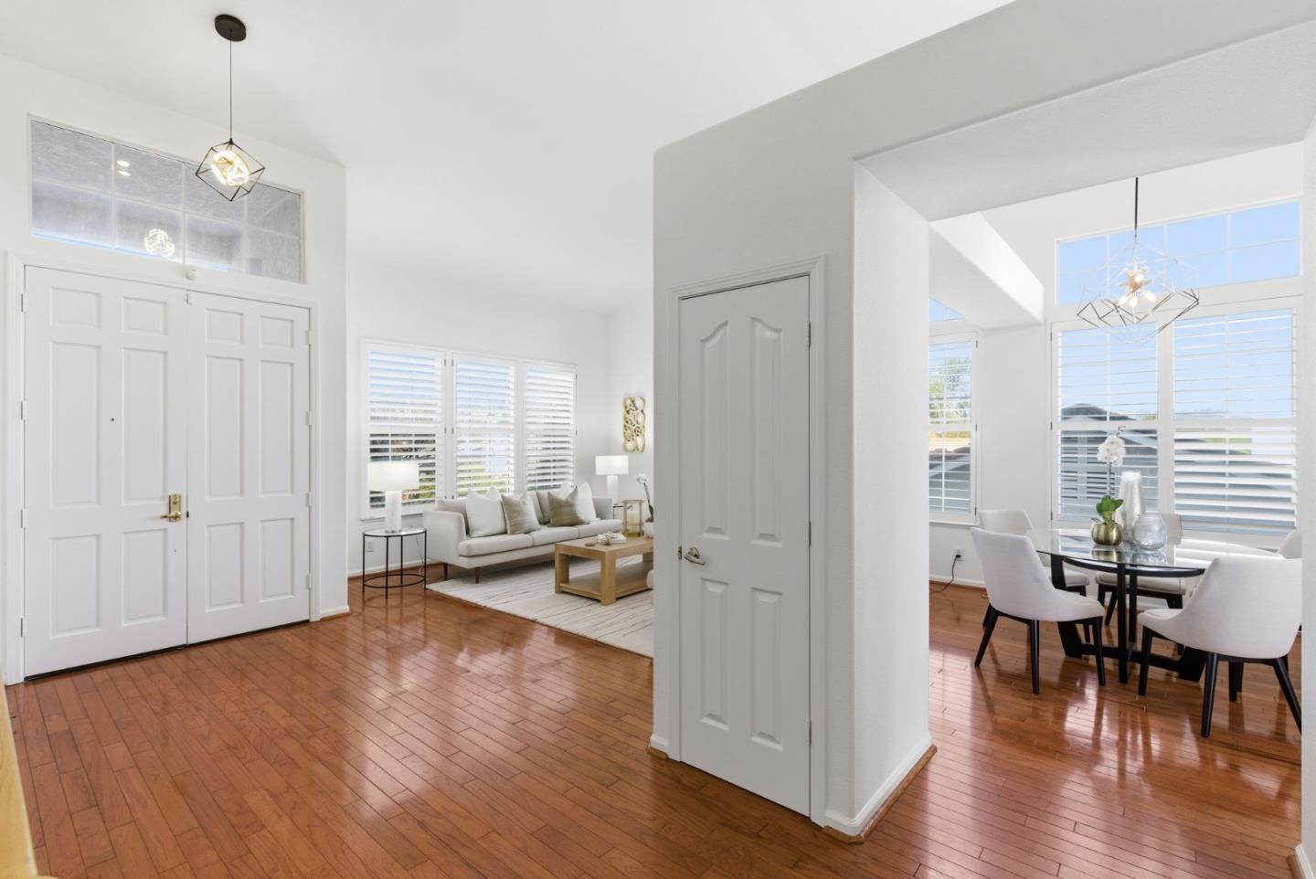 Detail Gallery Image 6 of 40 For 2545 Fox Ridge Dr, Castro Valley,  CA 94546 - 4 Beds | 2/1 Baths