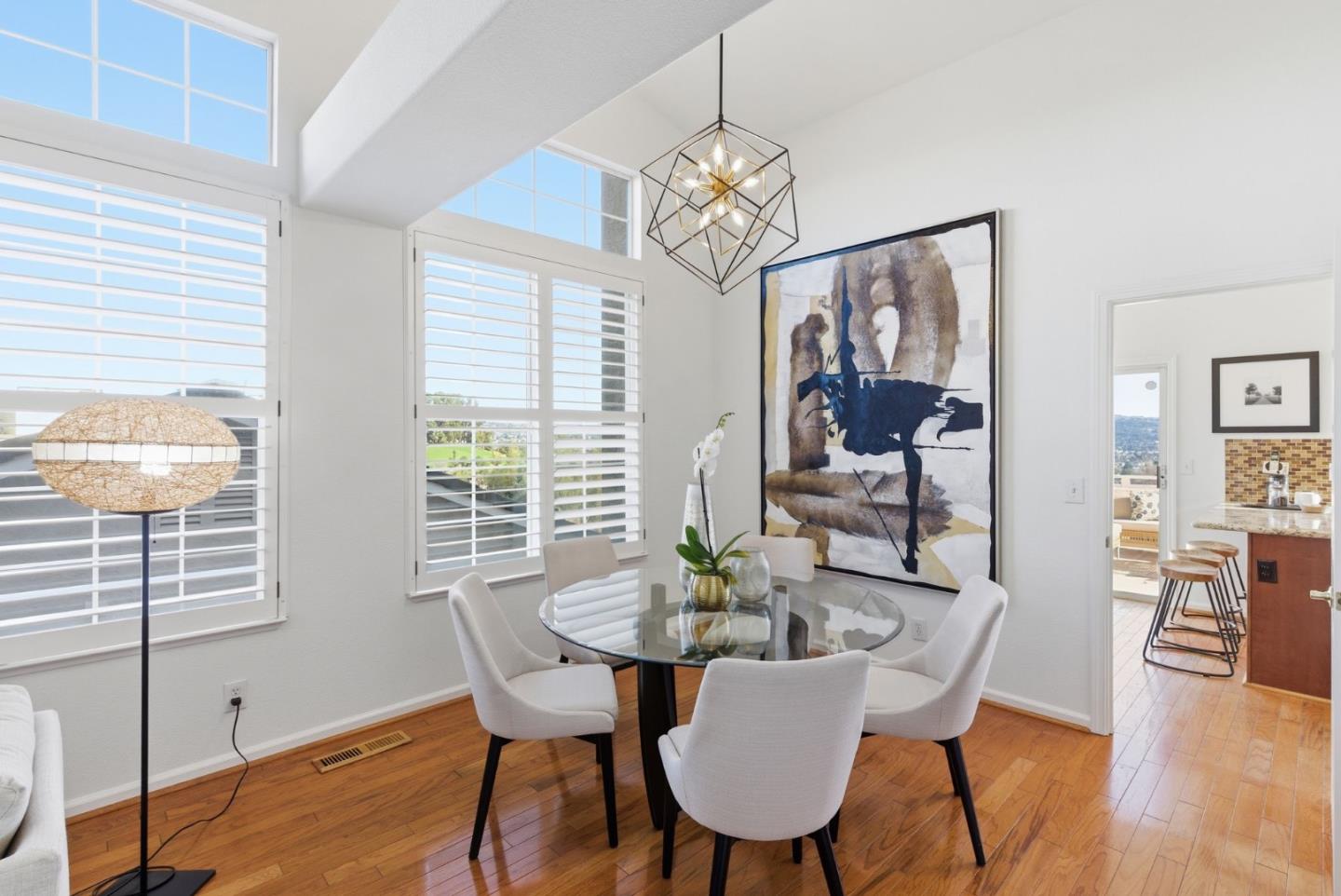 Detail Gallery Image 8 of 40 For 2545 Fox Ridge Dr, Castro Valley,  CA 94546 - 4 Beds | 2/1 Baths