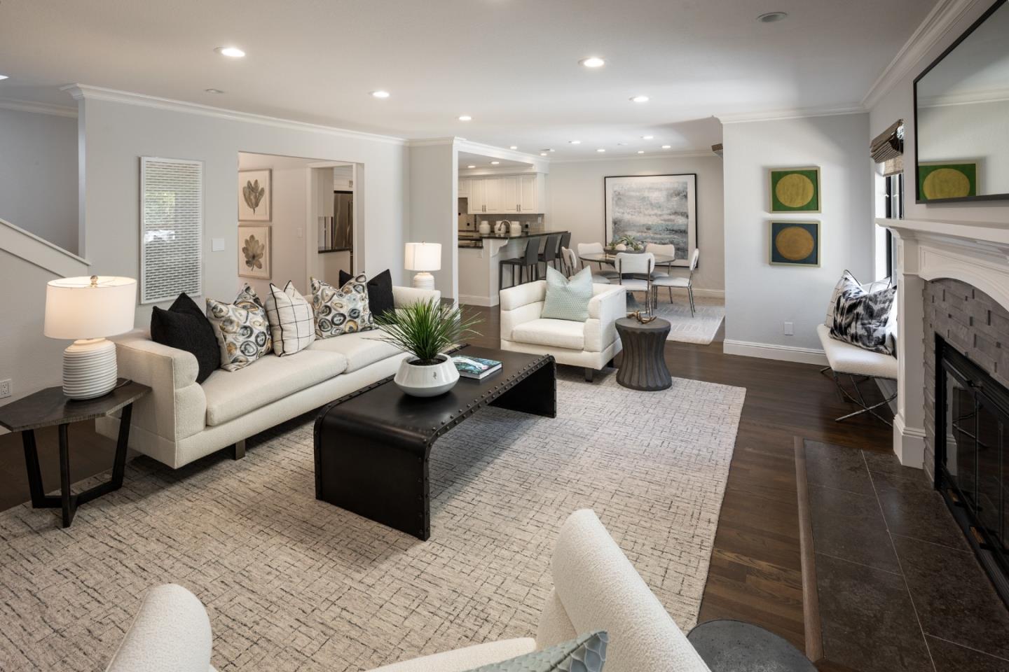 Detail Gallery Image 14 of 38 For 2 Hallmark Cir, Menlo Park,  CA 94025 - 3 Beds | 2 Baths