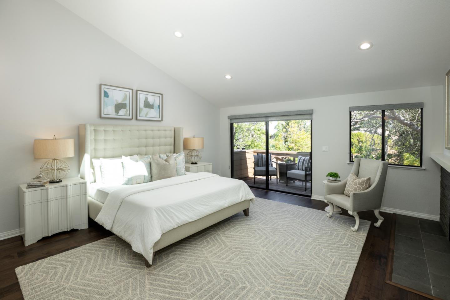 Detail Gallery Image 22 of 38 For 2 Hallmark Cir, Menlo Park,  CA 94025 - 3 Beds | 2 Baths