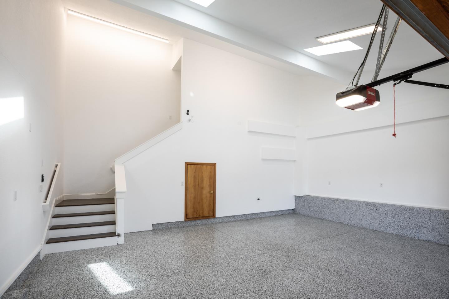 Detail Gallery Image 30 of 38 For 2 Hallmark Cir, Menlo Park,  CA 94025 - 3 Beds | 2 Baths