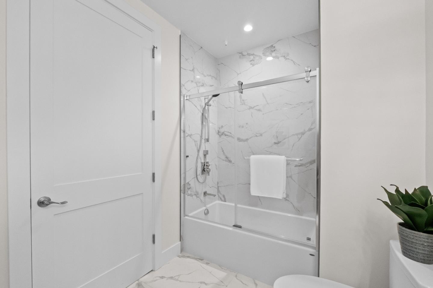 Detail Gallery Image 9 of 25 For 4115 El Camino Real #223,  Palo Alto,  CA 94306 - 1 Beds | 1 Baths