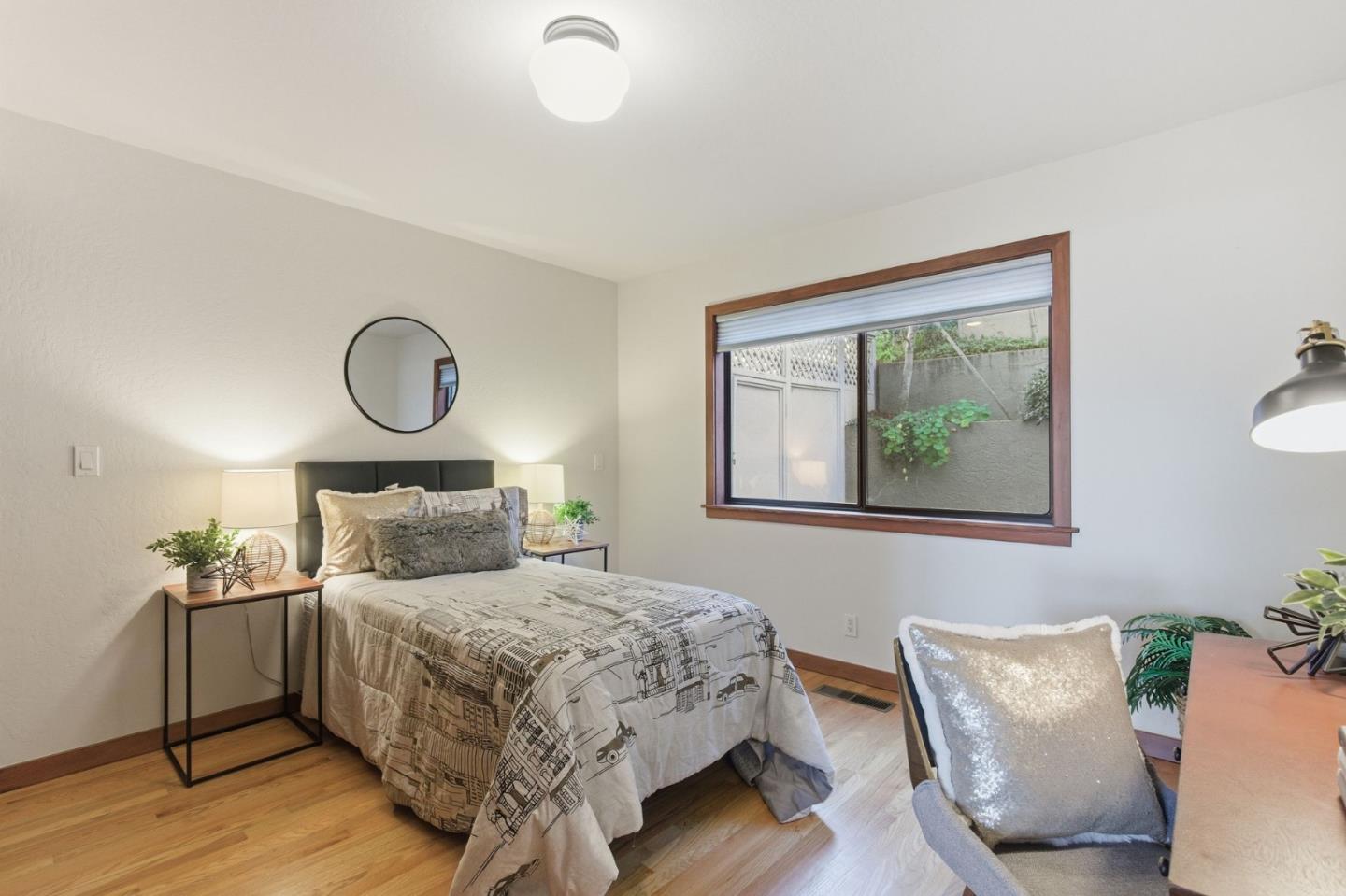 Detail Gallery Image 16 of 34 For 1700 Valley View Ave, Belmont,  CA 94002 - 4 Beds | 2/1 Baths