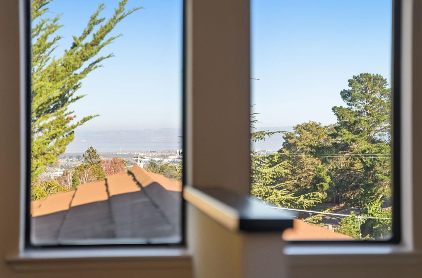 Detail Gallery Image 17 of 34 For 1700 Valley View Ave, Belmont,  CA 94002 - 4 Beds | 2/1 Baths