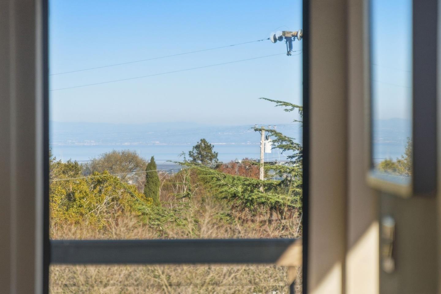 Detail Gallery Image 18 of 34 For 1700 Valley View Ave, Belmont,  CA 94002 - 4 Beds | 2/1 Baths