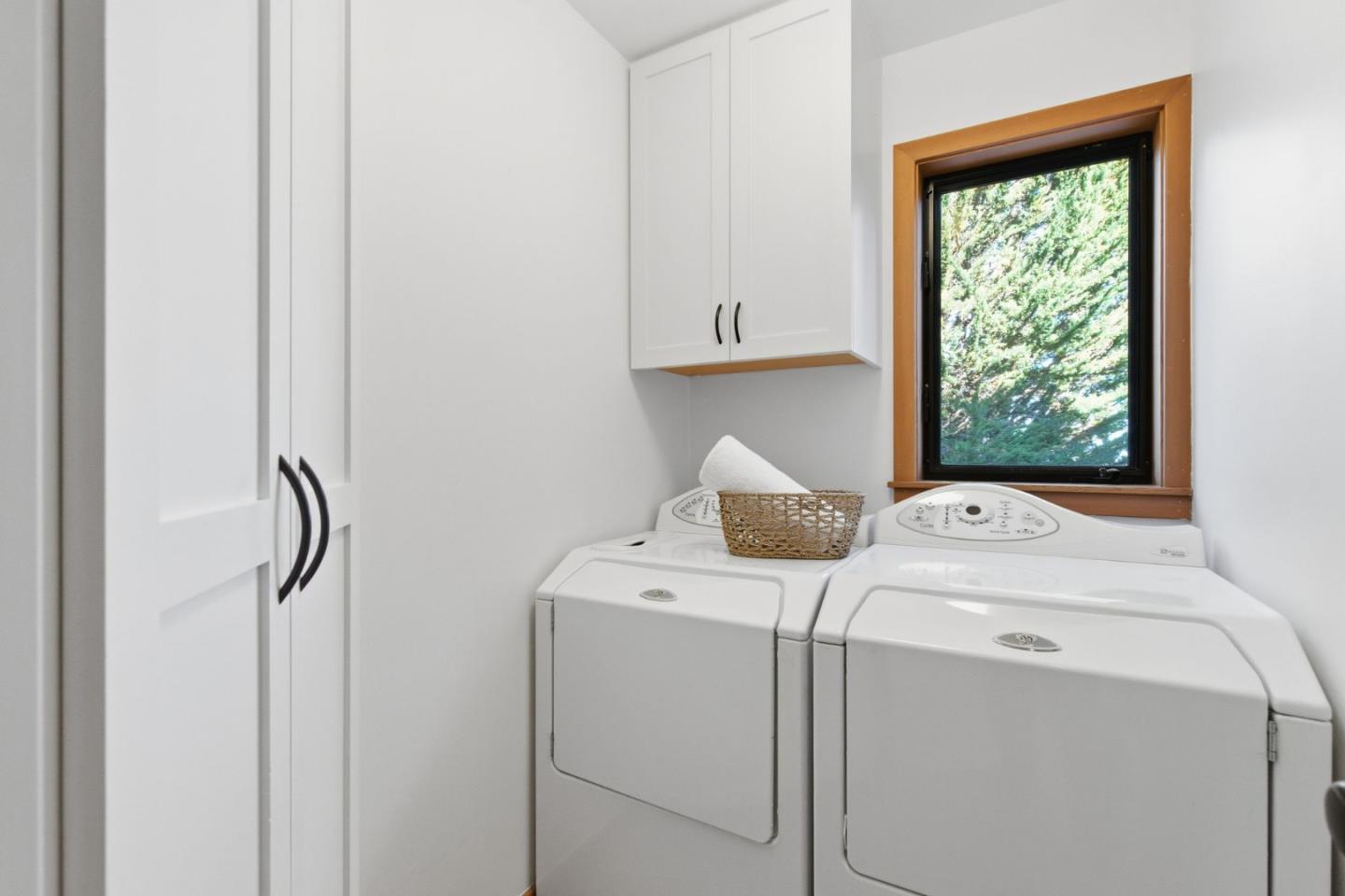 Detail Gallery Image 26 of 34 For 1700 Valley View Ave, Belmont,  CA 94002 - 4 Beds | 2/1 Baths