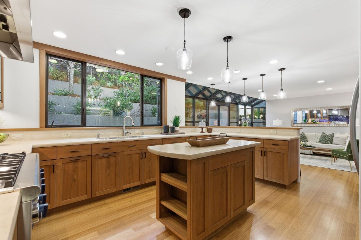 Detail Gallery Image 3 of 34 For 1700 Valley View Ave, Belmont,  CA 94002 - 4 Beds | 2/1 Baths