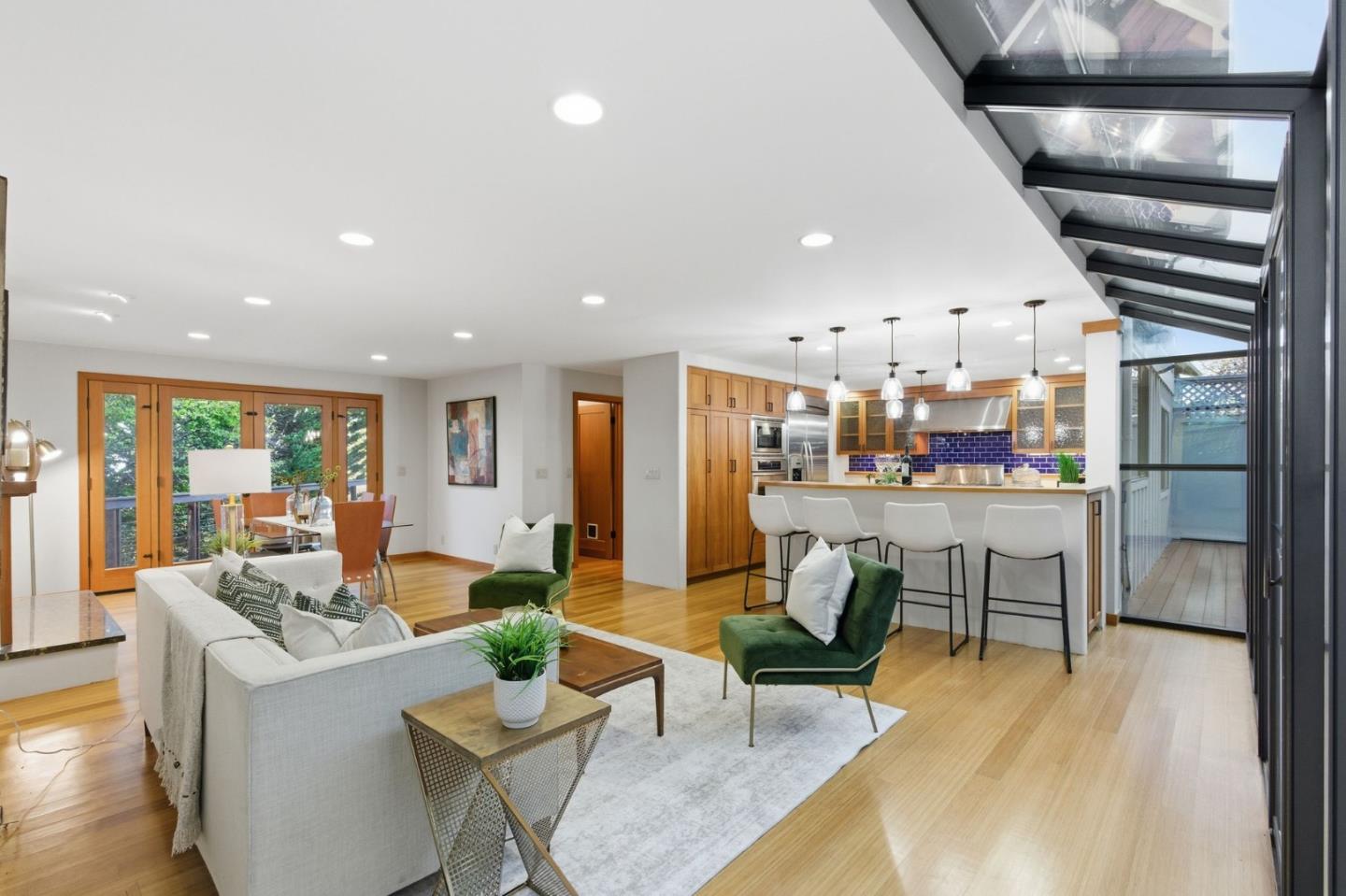 Detail Gallery Image 7 of 34 For 1700 Valley View Ave, Belmont,  CA 94002 - 4 Beds | 2/1 Baths