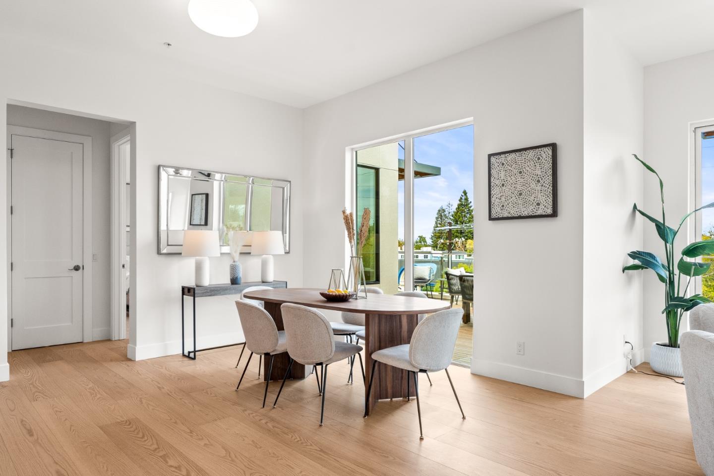 Detail Gallery Image 5 of 24 For 4115 El Camino Real #332,  Palo Alto,  CA 94306 - 3 Beds | 2/1 Baths