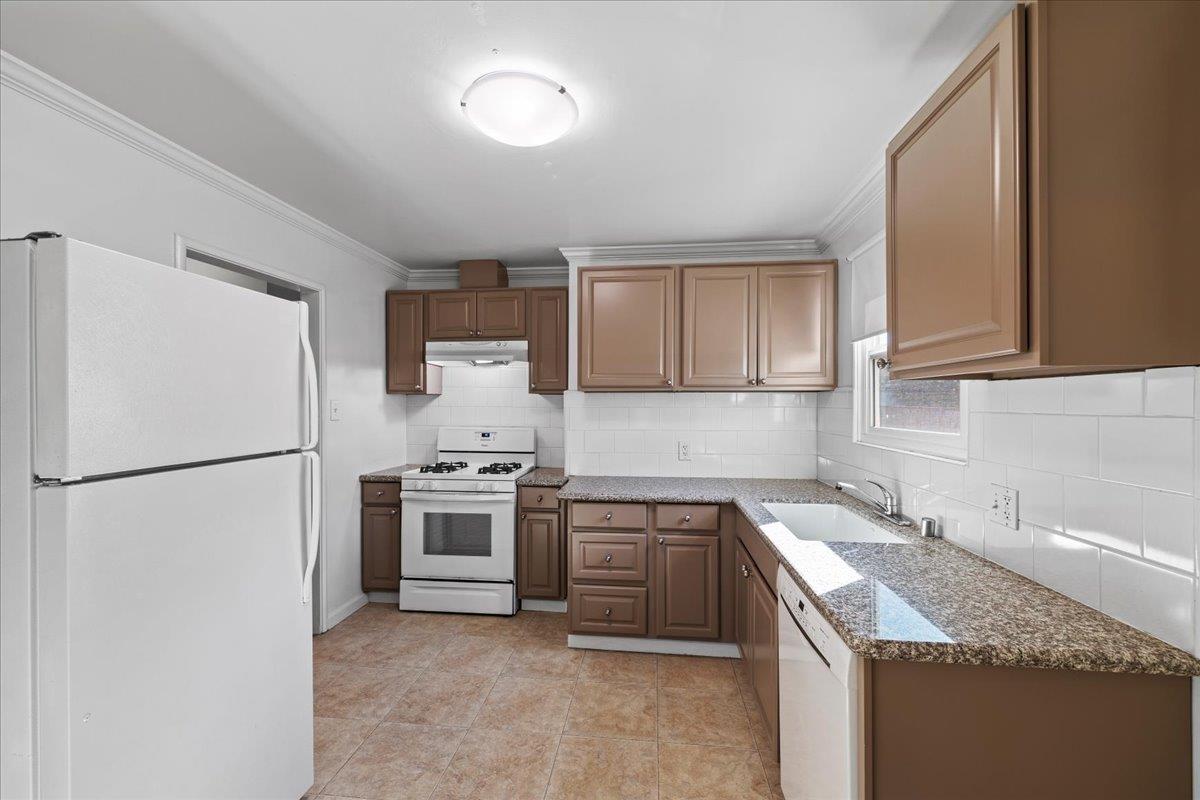 Detail Gallery Image 14 of 24 For Cupertino Way, San Mateo,  CA 94403 - 3 Beds | 1 Baths