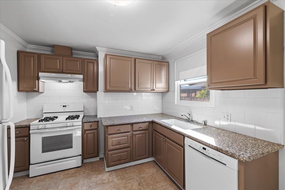 Detail Gallery Image 15 of 24 For Cupertino Way, San Mateo,  CA 94403 - 3 Beds | 1 Baths