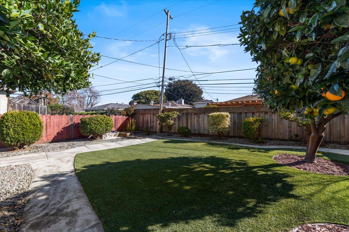 Detail Gallery Image 7 of 24 For Cupertino Way, San Mateo,  CA 94403 - 3 Beds | 1 Baths