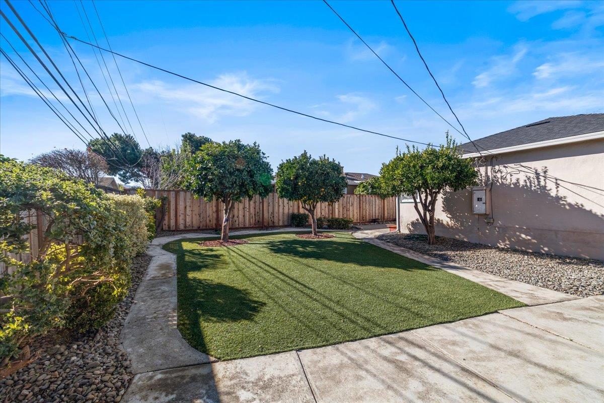 Detail Gallery Image 8 of 24 For Cupertino Way, San Mateo,  CA 94403 - 3 Beds | 1 Baths