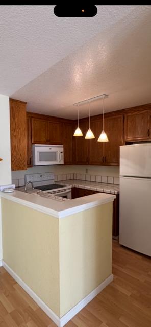 Detail Gallery Image 2 of 11 For 938 La Mesa Ter #E,  Sunnyvale,  CA 94086 - 2 Beds | 1 Baths