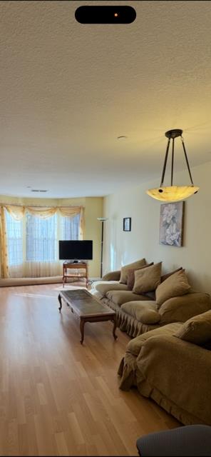 Detail Gallery Image 3 of 11 For 938 La Mesa Ter #E,  Sunnyvale,  CA 94086 - 2 Beds | 1 Baths