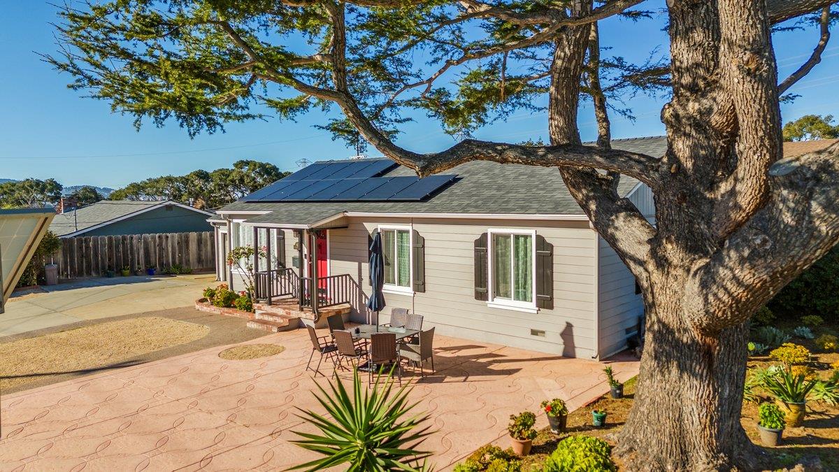 Detail Gallery Image 3 of 23 For 965 Portola Dr, Del Rey Oaks,  CA 93940 - 3 Beds | 1 Baths