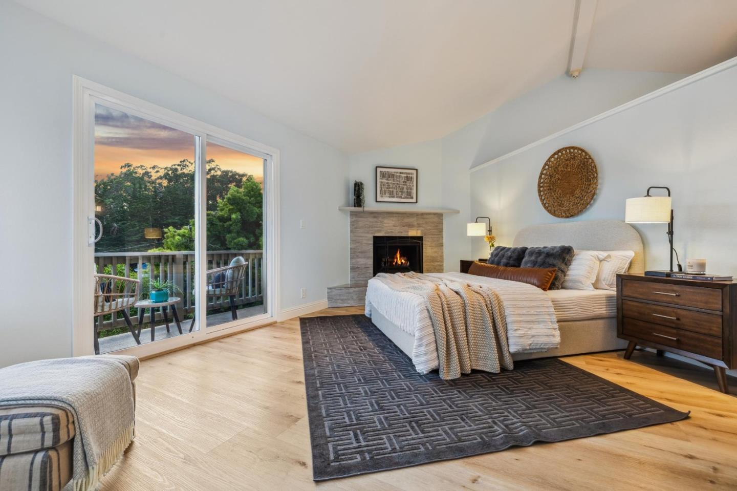 Detail Gallery Image 24 of 50 For 389 Avenue Granada, El Granada,  CA 94018 - 5 Beds | 3 Baths